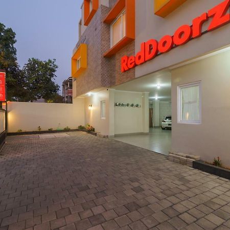 Reddoorz Near Taman Makam Pahlawan Cikutra Hotel Bandung Exterior foto
